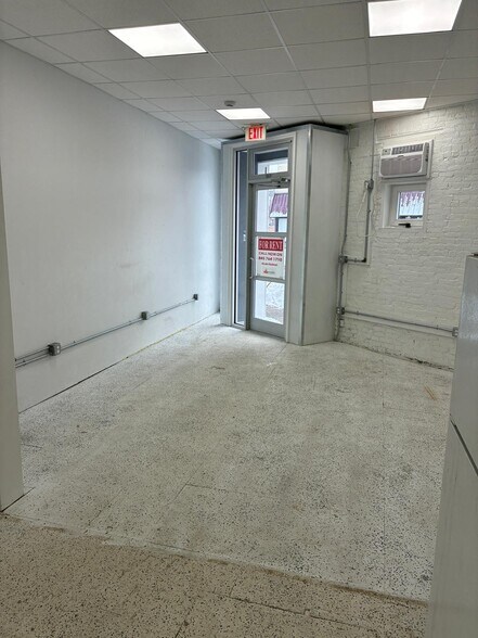 More Photos Of 585 Broadway, Kingston Storefront Retail Office For Lease
