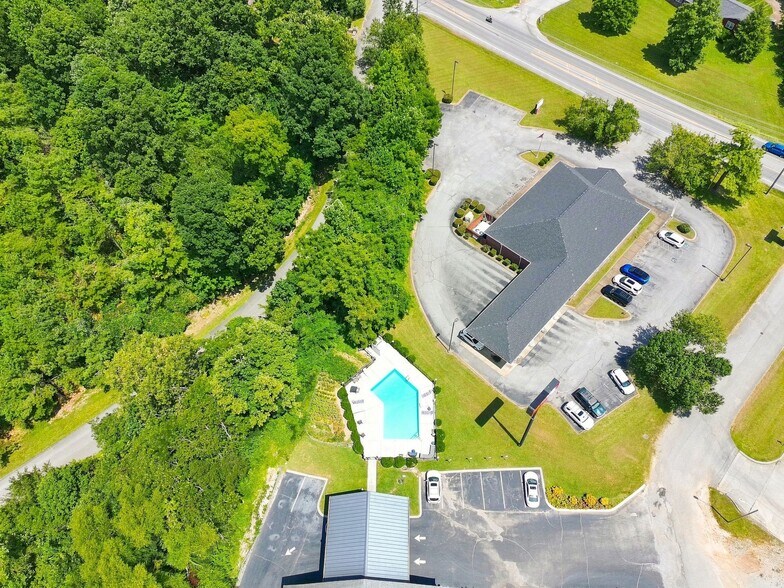 More Photos Of 634 David St, Centerville Hotel For Sale