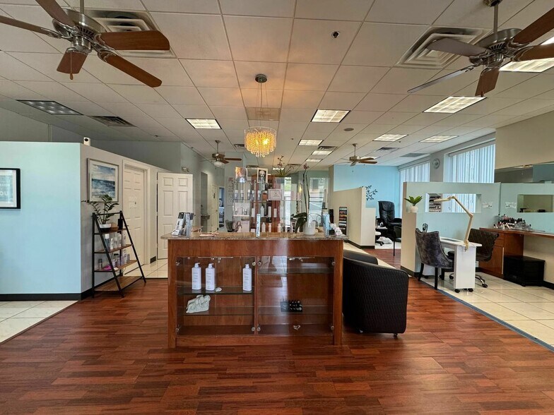 More Photos Of 1227-1239 N Gulfstream Ave, Sarasota Apartments For Lease