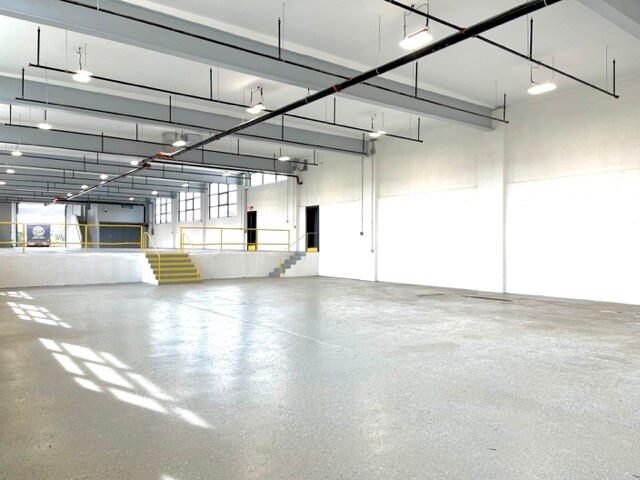 More Photos Of 1240 Oronoque Rd, Milford Manufacturing For Sale