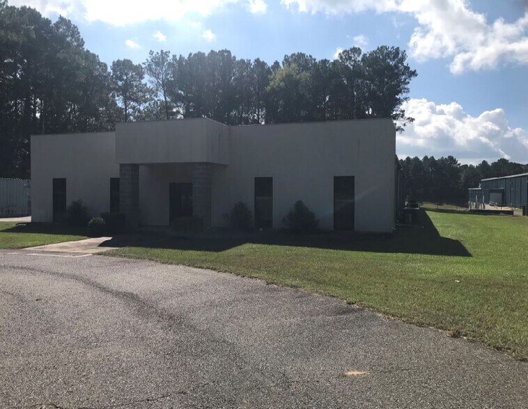 More Photos Of 7300 Regency Rd, Marshall Warehouse For Sale