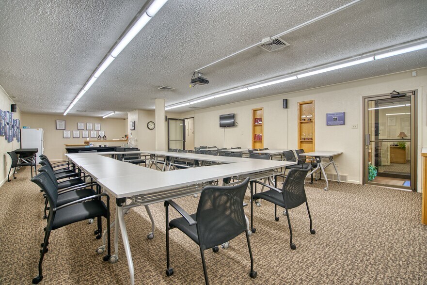 More Photos Of 420 Kimbark St, Longmont Office For Lease