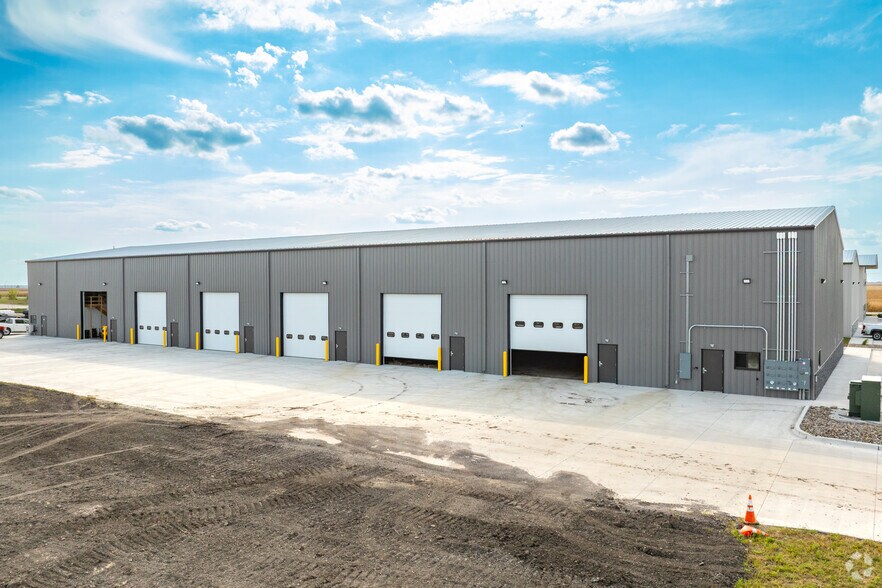 More Photos Of 1407 NW Laurel St, Elkhart Warehouse For Sale