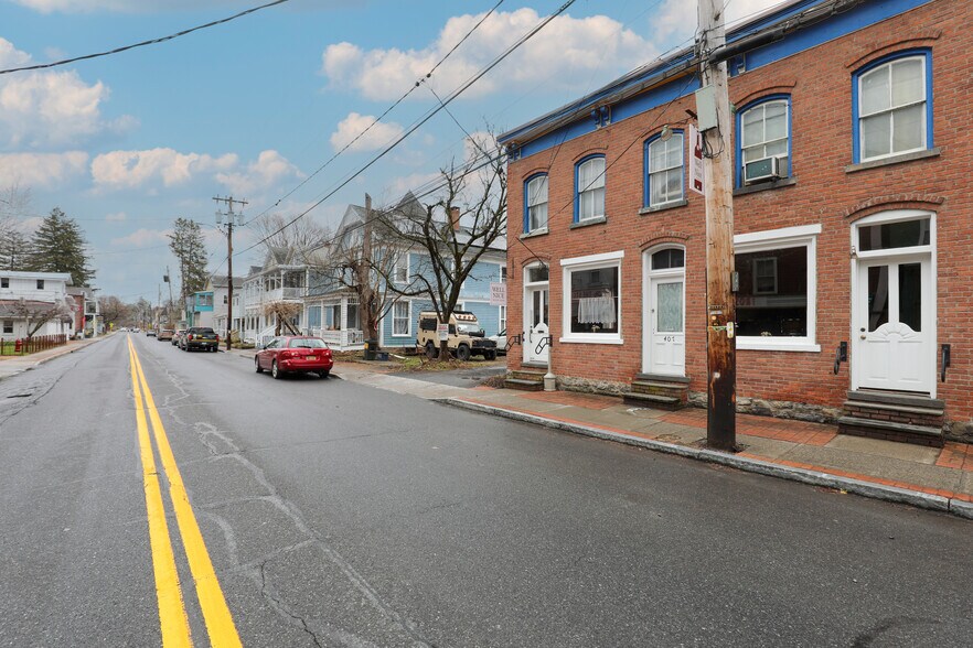 More Photos Of 407 Main st, Rosendale General Retail For Lease