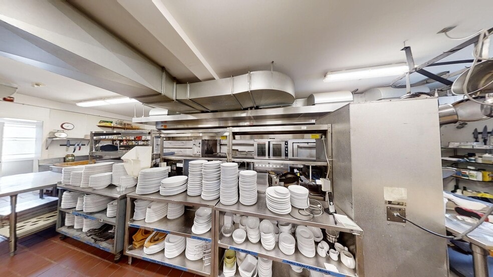 More Photos Of 109 Black Rock Tpke, Redding Restaurant For Lease