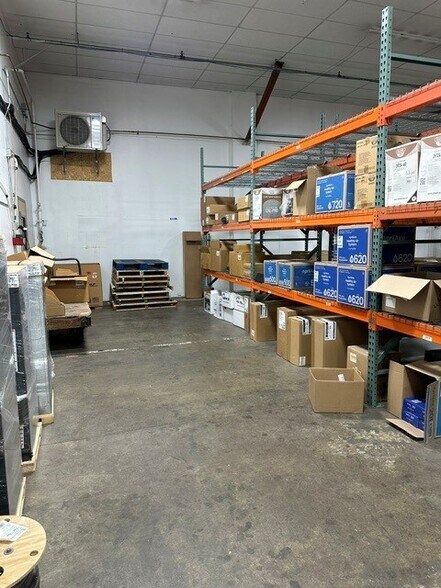 More Photos Of 2550 Wabash Ave, Saint Paul Warehouse For Lease