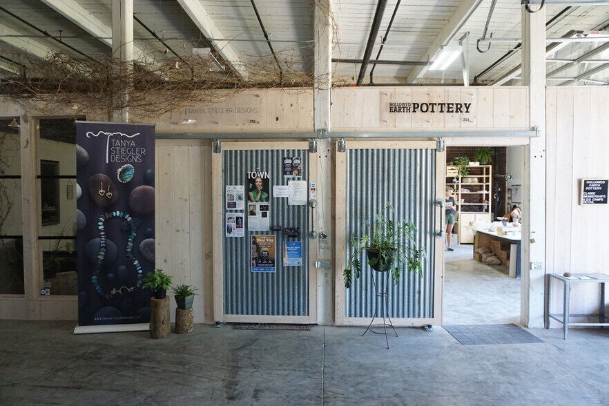 More Photos Of 1320 Hampton Avenue Ext, Greenville Storefront Retail Office For Lease