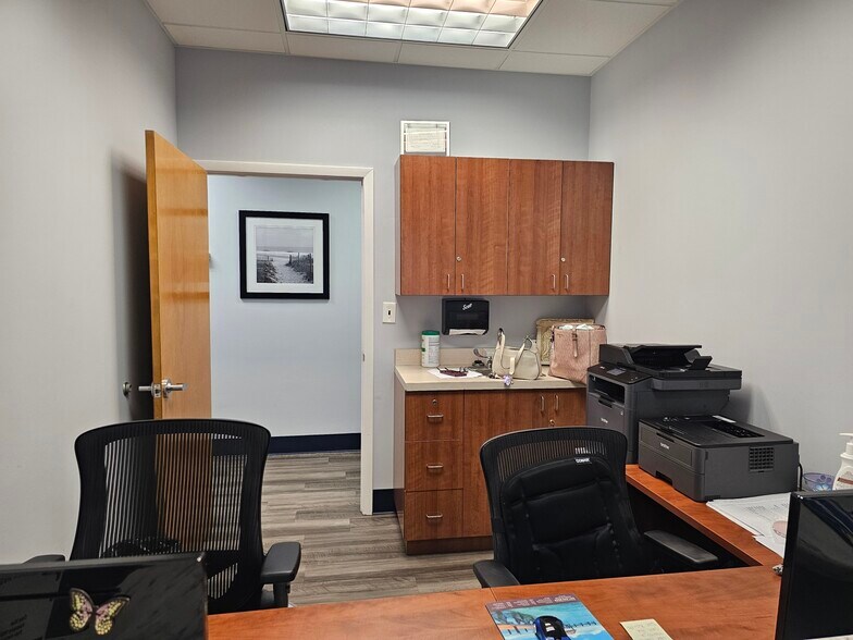 More Photos Of 500 Montauk Hwy, West Islip Medical For Lease