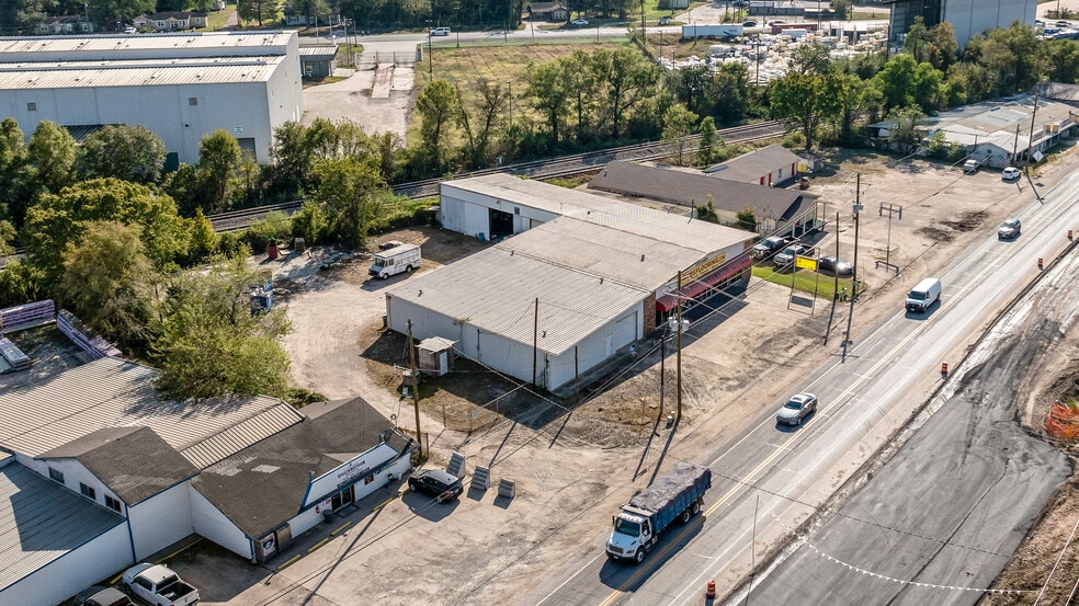 More Photos Of 2751 E Davis St, Conroe Freestanding For Sale