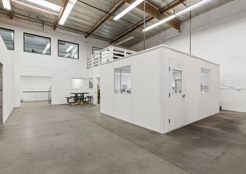 More Photos Of 1620 Marigold Pl, Ontario Warehouse For Sale