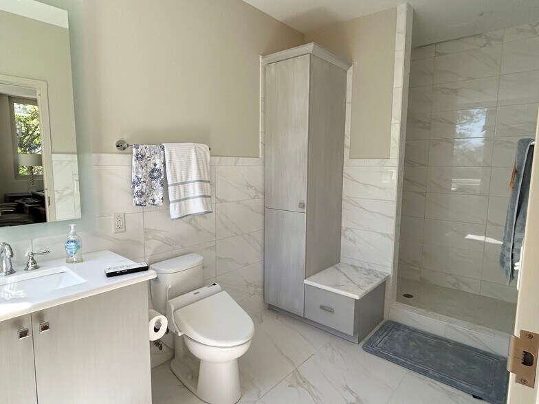 More Photos Of 5720 Creedmoor Rd, Raleigh Medical For Sale