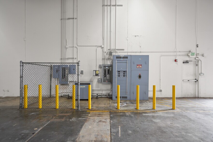 More Photos Of 2551 Santa Fe Ave, Redondo Beach Light Manufacturing For Lease