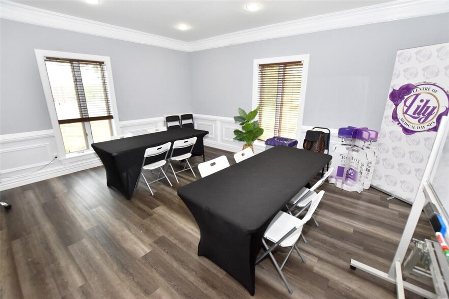 More Photos Of 3438 Lennon Rd, Flint Office For Sale