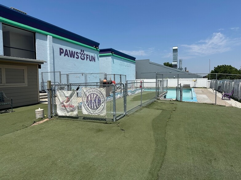 More Photos Of 222 N 44th St, Lincoln Freestanding For Sale