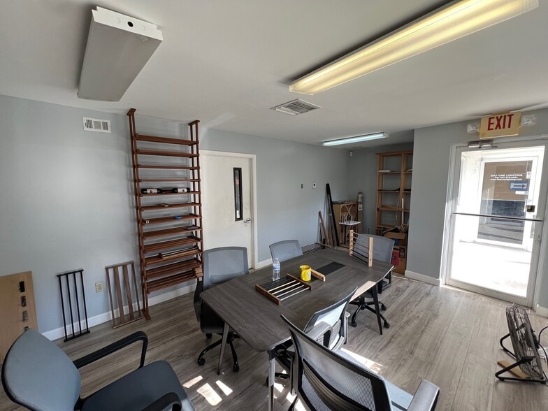 More Photos Of 440 Tall Pines Rd, West Palm Beach Warehouse For Lease