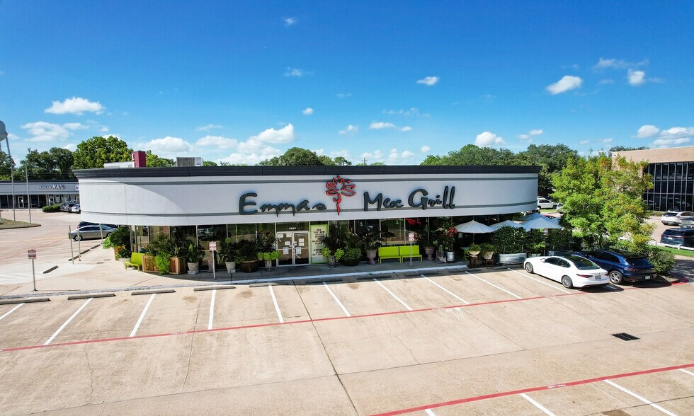 More Photos Of 5010-5096 W Broadway St, Pearland Storefront For Sale