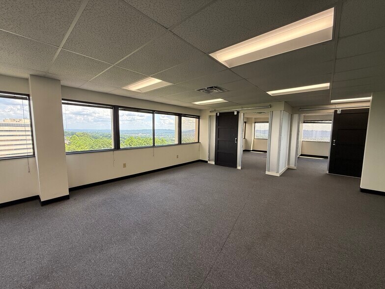 More Photos Of 530 Beacon Pky W, Birmingham Office For Sale