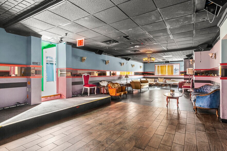 More Photos Of 4611 Broadway, Astoria Storefront Retail Residential For Lease