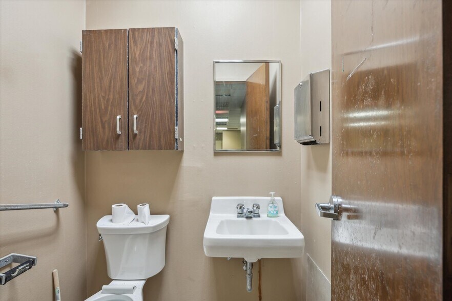 More Photos Of 6504 Memorial Dr, Texas City Medical For Sale