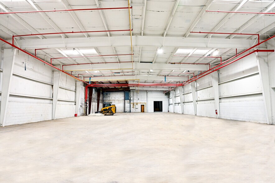 More Photos Of 1711 S Danville Byp, Danville Distribution For Lease