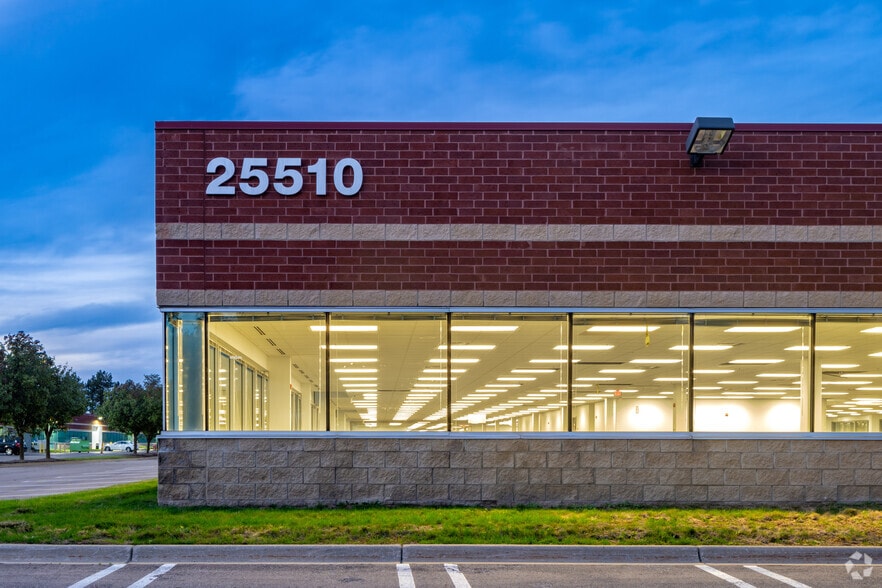 More Photos Of 25510 W 11 Mile Rd, Southfield Research And Development For Lease