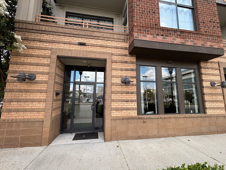 Primary Photo Of 360-370 N Broad St, Winston-Salem Storefront Retail Office For Sale