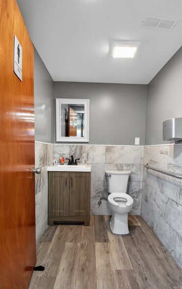 More Photos Of 5425 N Main St, Dayton Freestanding For Sale
