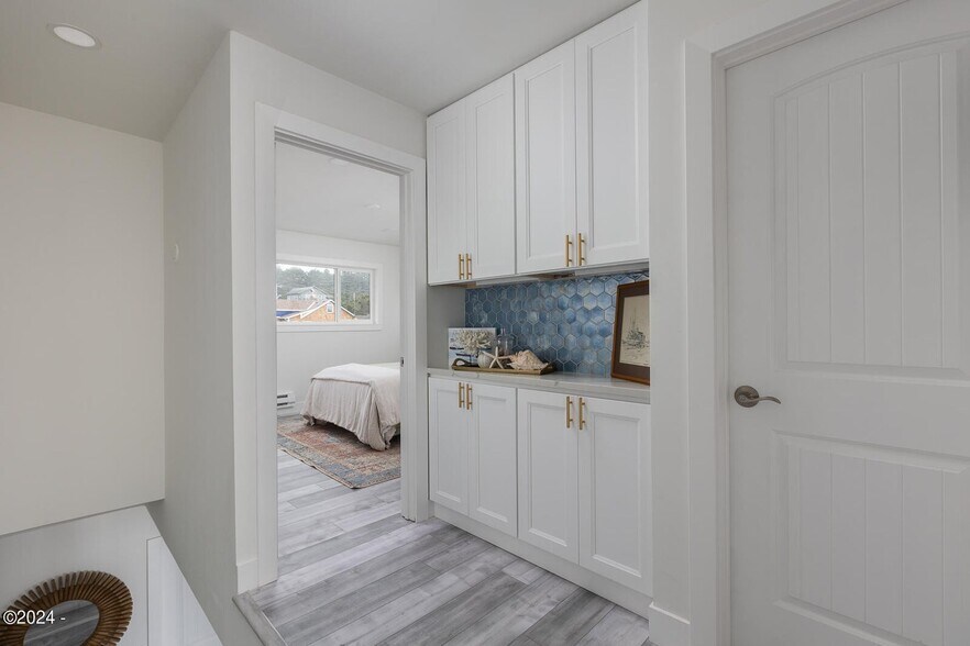 More Photos Of 3929 NW Jetty Ave, Lincoln City Apartments For Sale