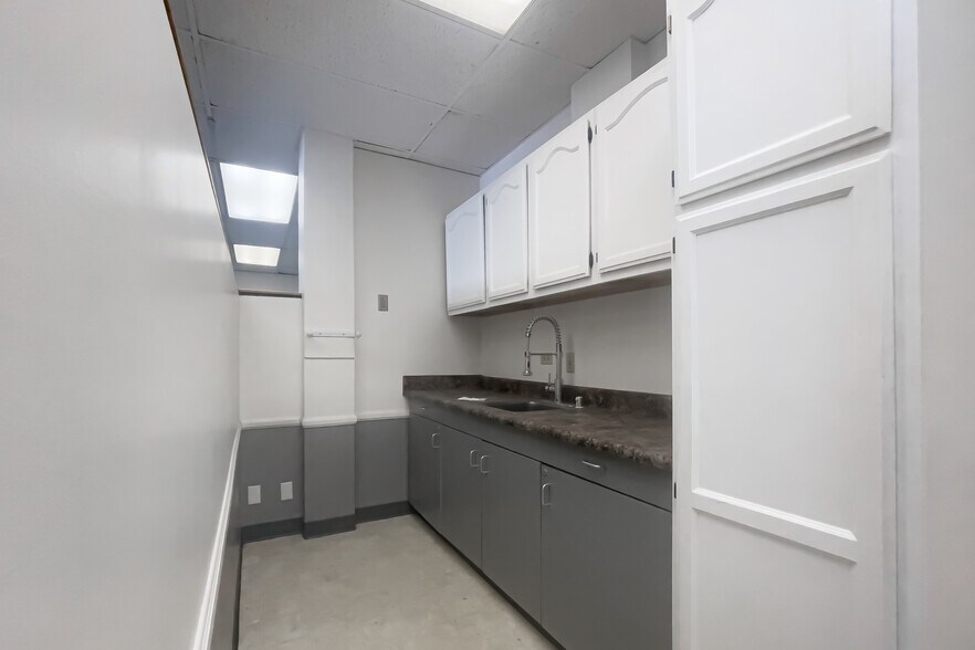 More Photos Of 8929-8939 S Sepulveda Blvd, Los Angeles Office For Lease