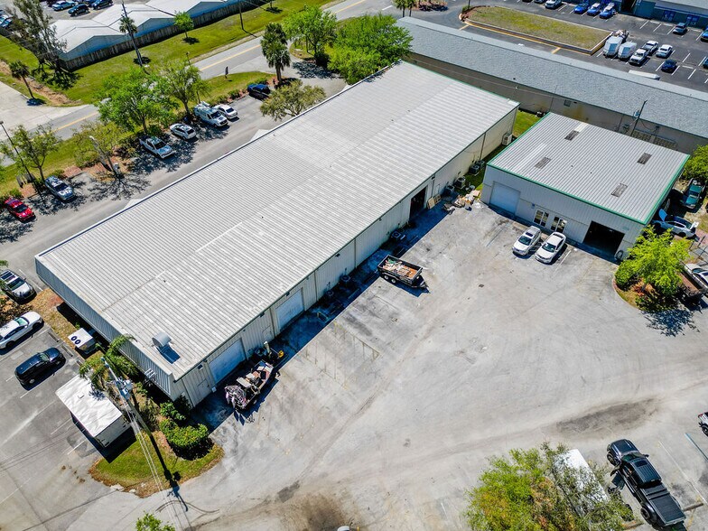 More Photos Of 4200 Dow Rd, Melbourne Warehouse For Sale