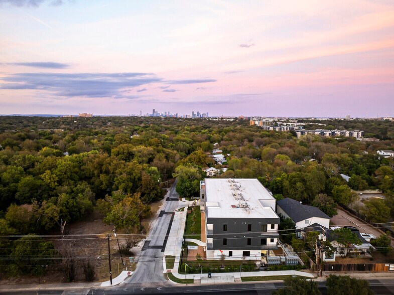 More Photos Of 5515 Humming Bird Ln, Austin Apartments For Sale