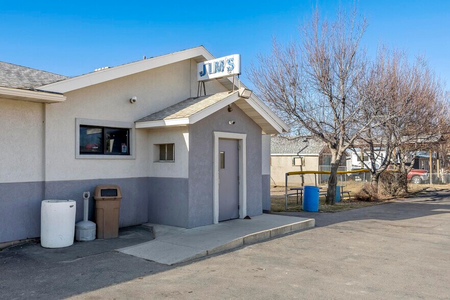 More Photos Of 2740 Elm St, Butte Bar For Sale