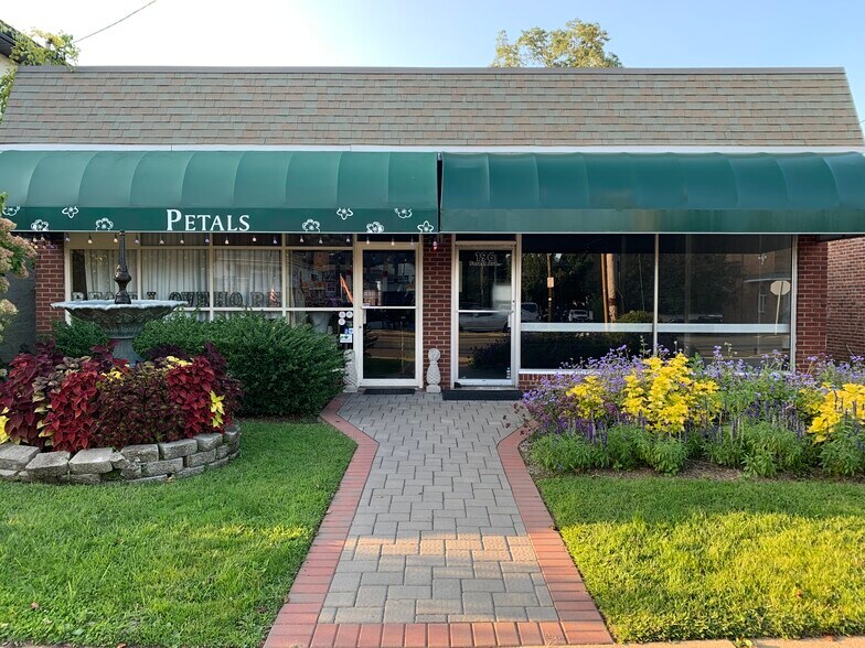 Primary Photo Of 196-200 Forest Ave, Locust Valley Freestanding For Lease