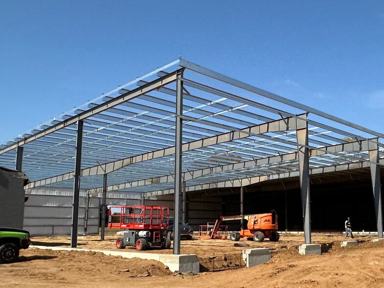 More Photos Of 1108 Main St, Three Rivers General Retail For Lease