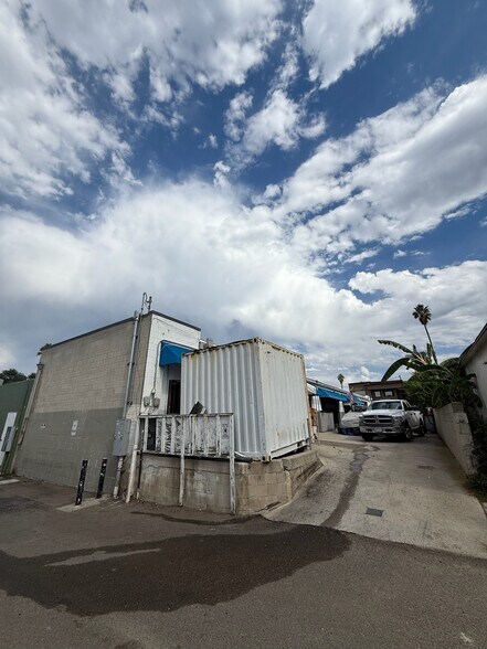 More Photos Of 7464 Draper Ave, La Jolla Service For Sale