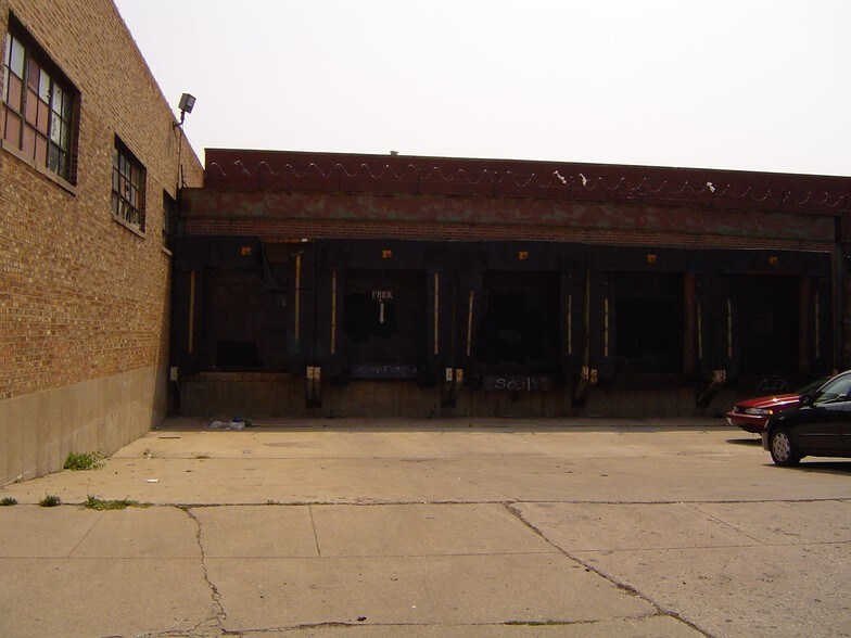 More Photos Of 2701 N Kildare Ave, Chicago Warehouse For Lease