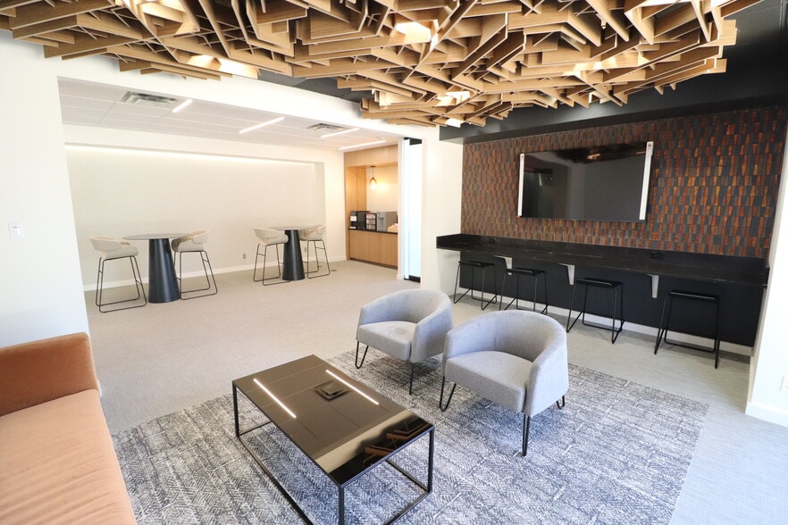 More Photos Of 9900 N Central Expy, Dallas Office For Lease