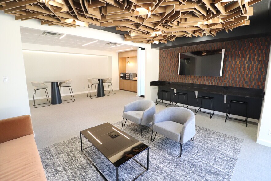 More Photos Of 9900 N Central Expy, Dallas Office For Lease