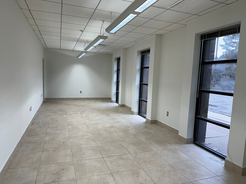 More Photos Of 15162 S Commerce Dr, Dearborn Research And Development For Sale