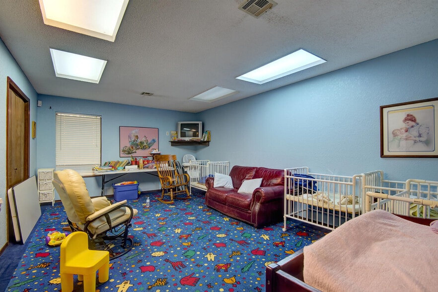 More Photos Of 2833 W Main St, Jenks Religious Facility For Sale