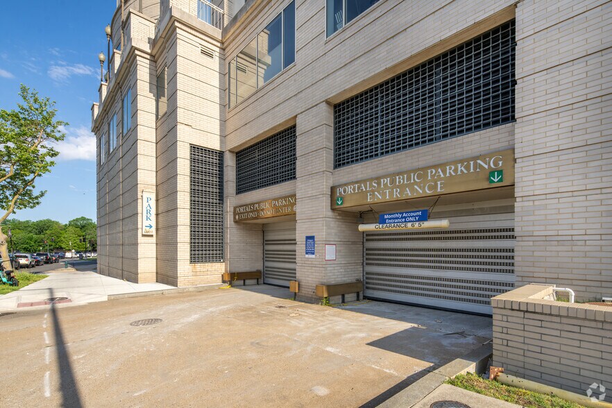 More Photos Of 445 12th St SW, Washington Office For Lease
