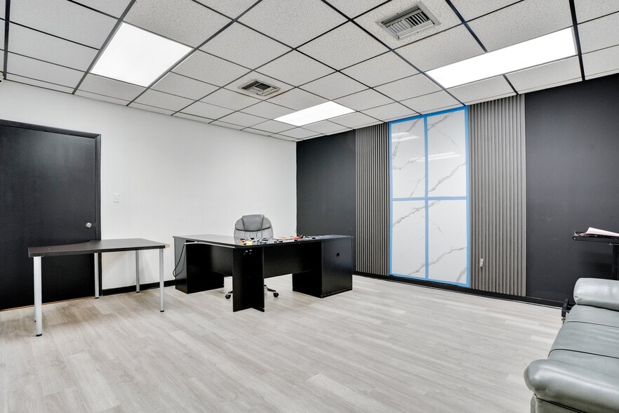 More Photos Of 120 W Carroll St, Kissimmee Industrial For Sale