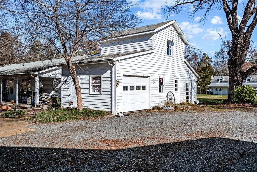 More Photos Of 115 E Broaddus Ave, Bowling Green Apartments For Sale