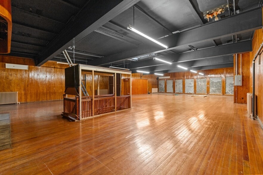 More Photos Of 1637 Acushnet Ave, New Bedford Freestanding For Sale