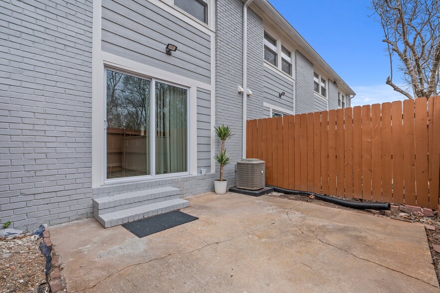 More Photos Of 1749 Hawthorne Ave, College Park Apartments For Sale