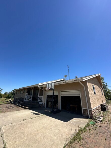 More Photos Of 6738 Greenbay Rd, Arbuckle Land For Lease