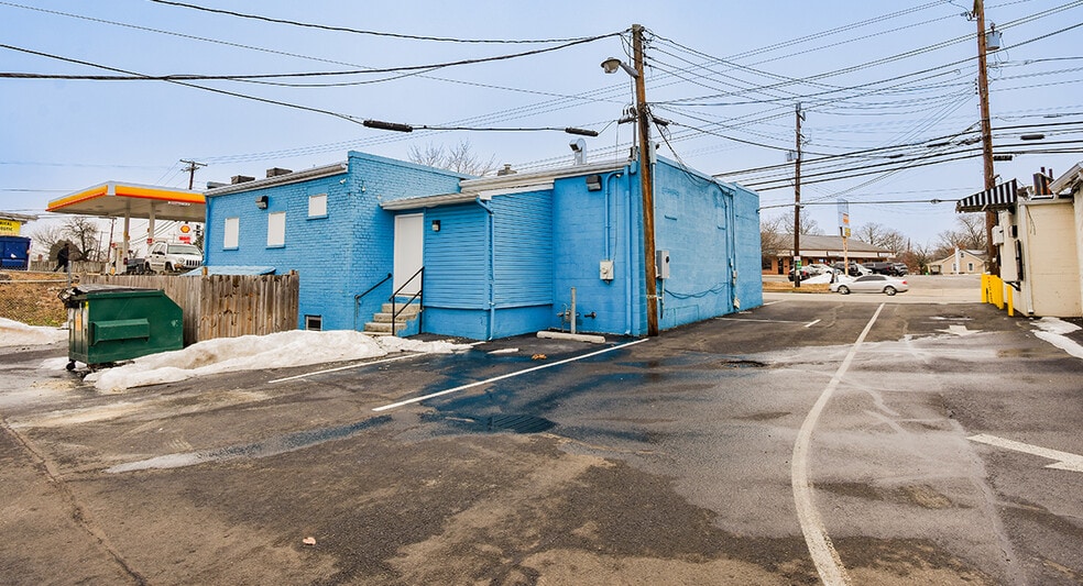 More Photos Of 7509 Allentown Rd, Fort Washington General Retail For Lease