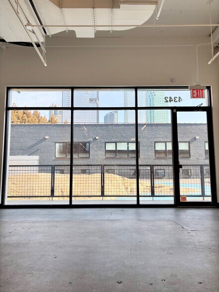 More Photos Of 4346 12th St, Long Island City Storefront Retail Office For Lease