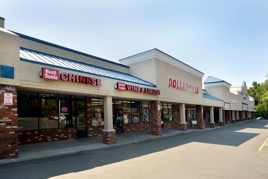 More Photos Of 133 Route 303, Valley Cottage Unknown For Lease