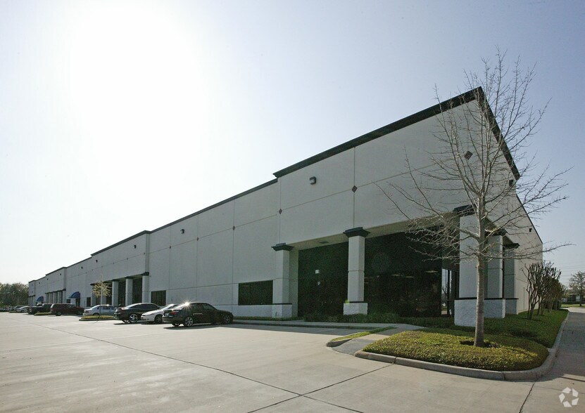 More Photos Of 835 Greens Pky, Houston Unknown For Lease